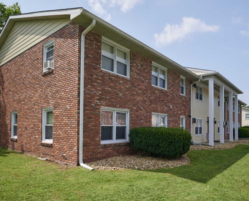 Slate Creek Apartments and Townhomes Exterior Detail